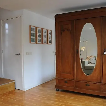 Boathotel Bed and Breakfast 4*